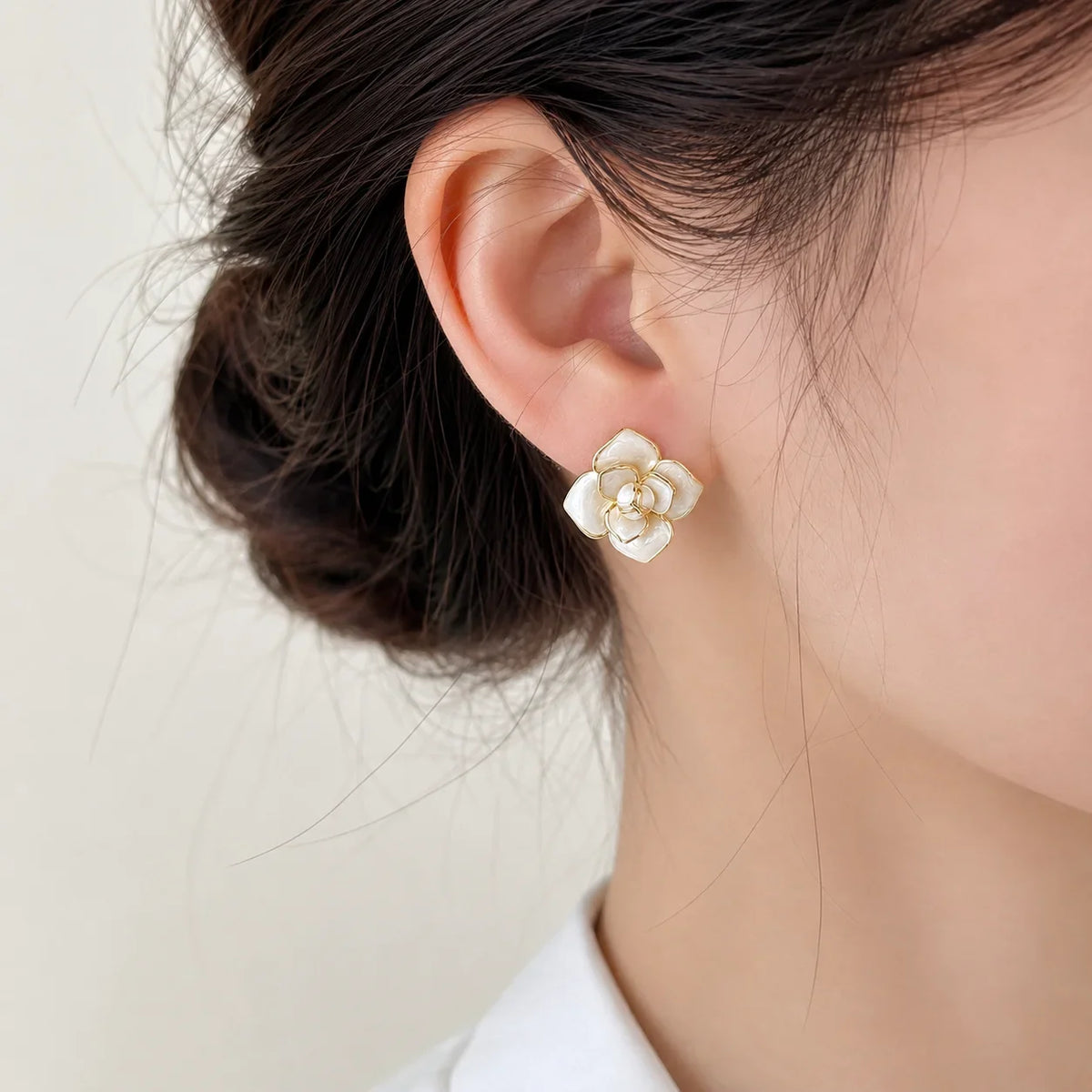 Flower Pearl Stud Earrings Women
