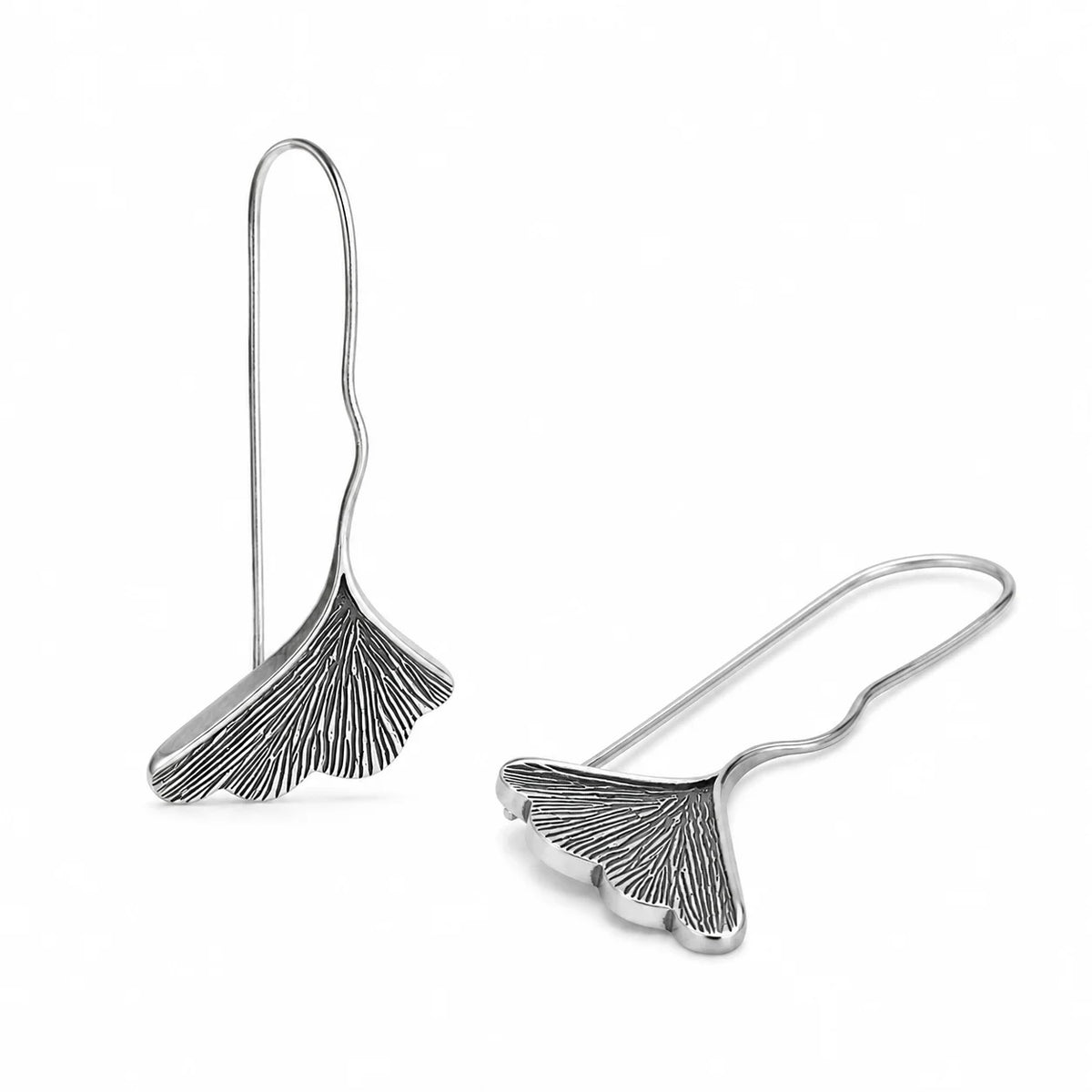 Styling ginkgo leaf earrings women