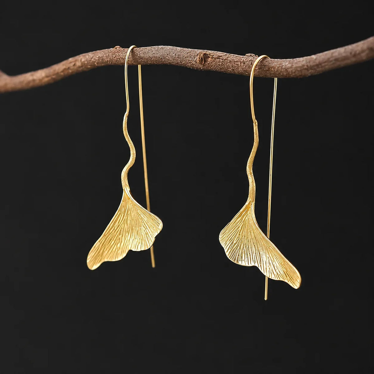 Styling ginkgo leaf earrings women
