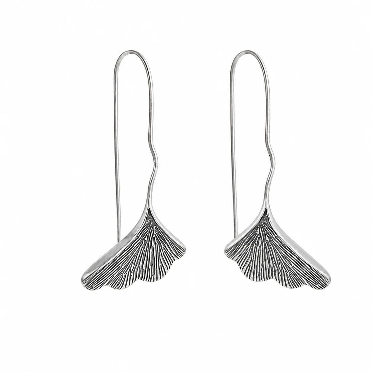 Styling ginkgo leaf earrings women