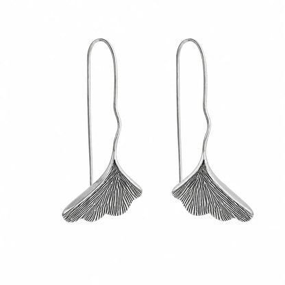 Styling ginkgo leaf earrings women