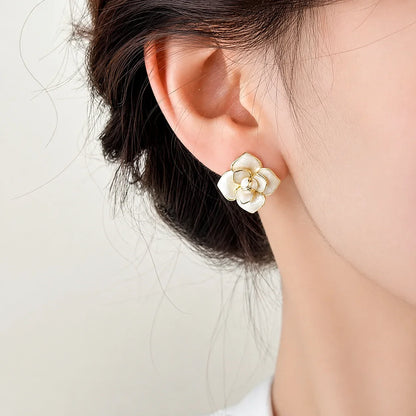 Flower Pearl Stud Earrings Women